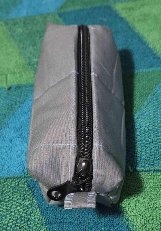 grey_pouch2.jpg