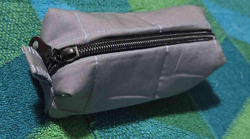 grey_pouch.jpg