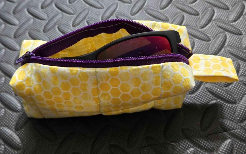honecomb_pouch.jpg
