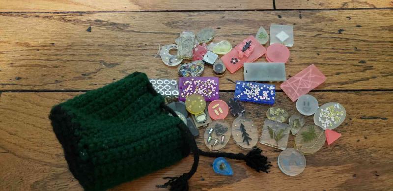 resin_pieces2.jpg