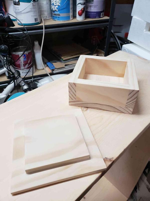 wood_box.jpg